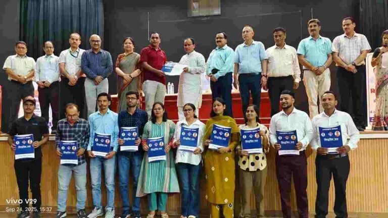 मंत्री धन सिंह रावत ने बांटे नियुक्ति पत्र, योग प्रशिक्षक व प्रयोगशाला सहायकों को मिला रोजगार